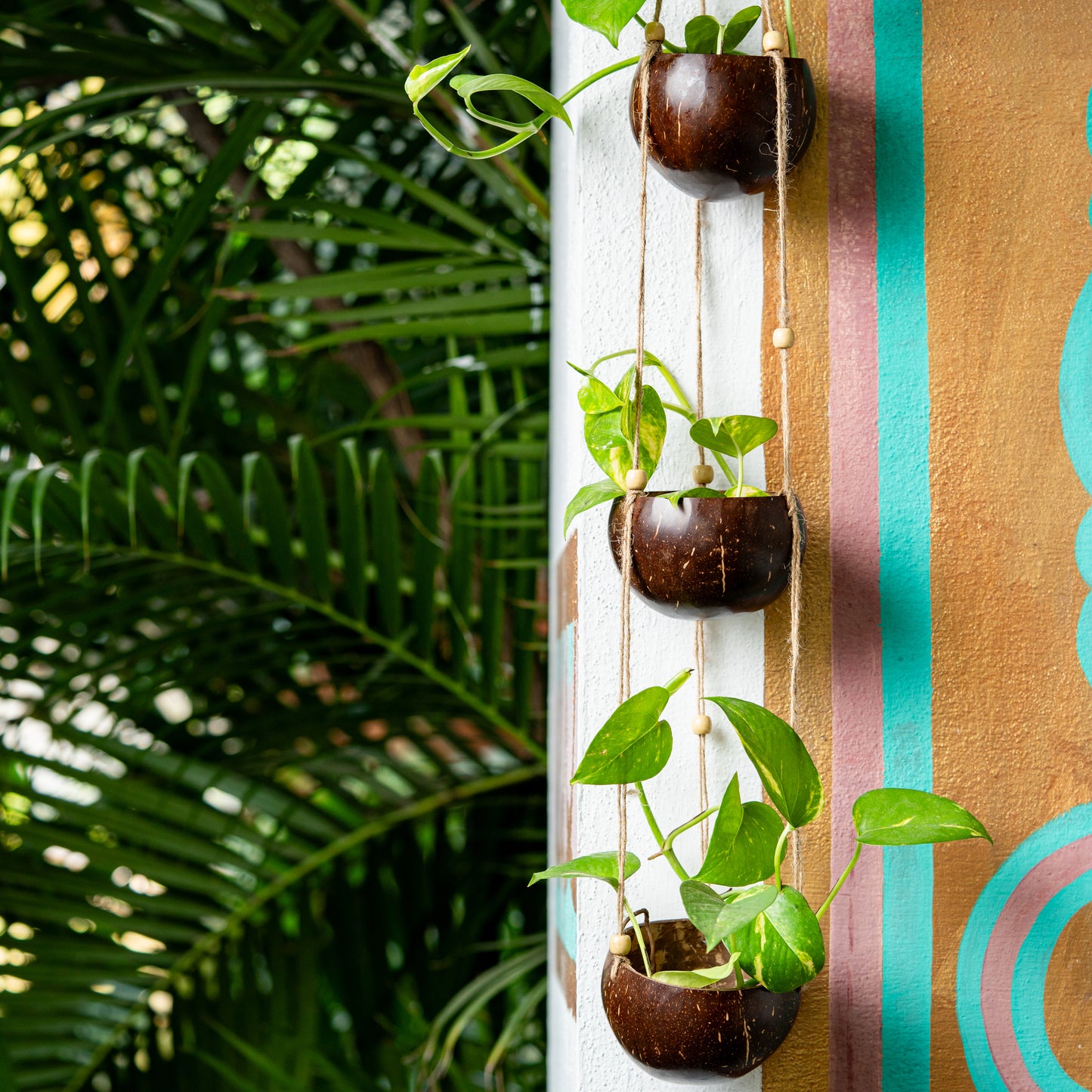 Natchu's Coconut Shell based Outdoor Planter - 3-Tier (Set of 1)