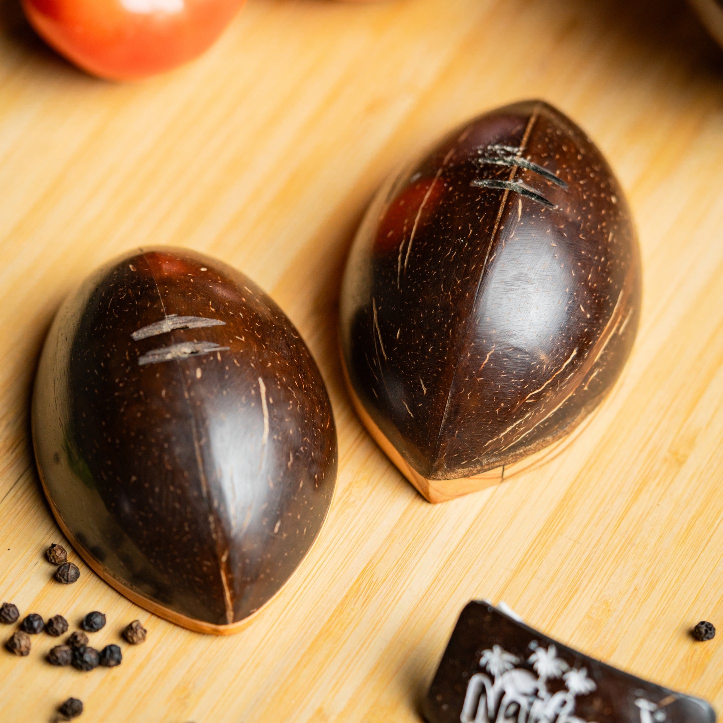 Natchu's Coconut Shell and wood based Salt/Pepper Shaker in Oval Shape with Engraving (Set of 2)